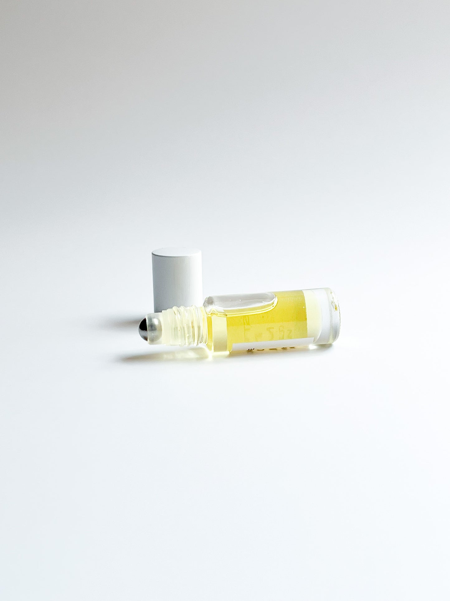 NOMAD MANI OIL cuticle oil with botanical infusion & mango butter
