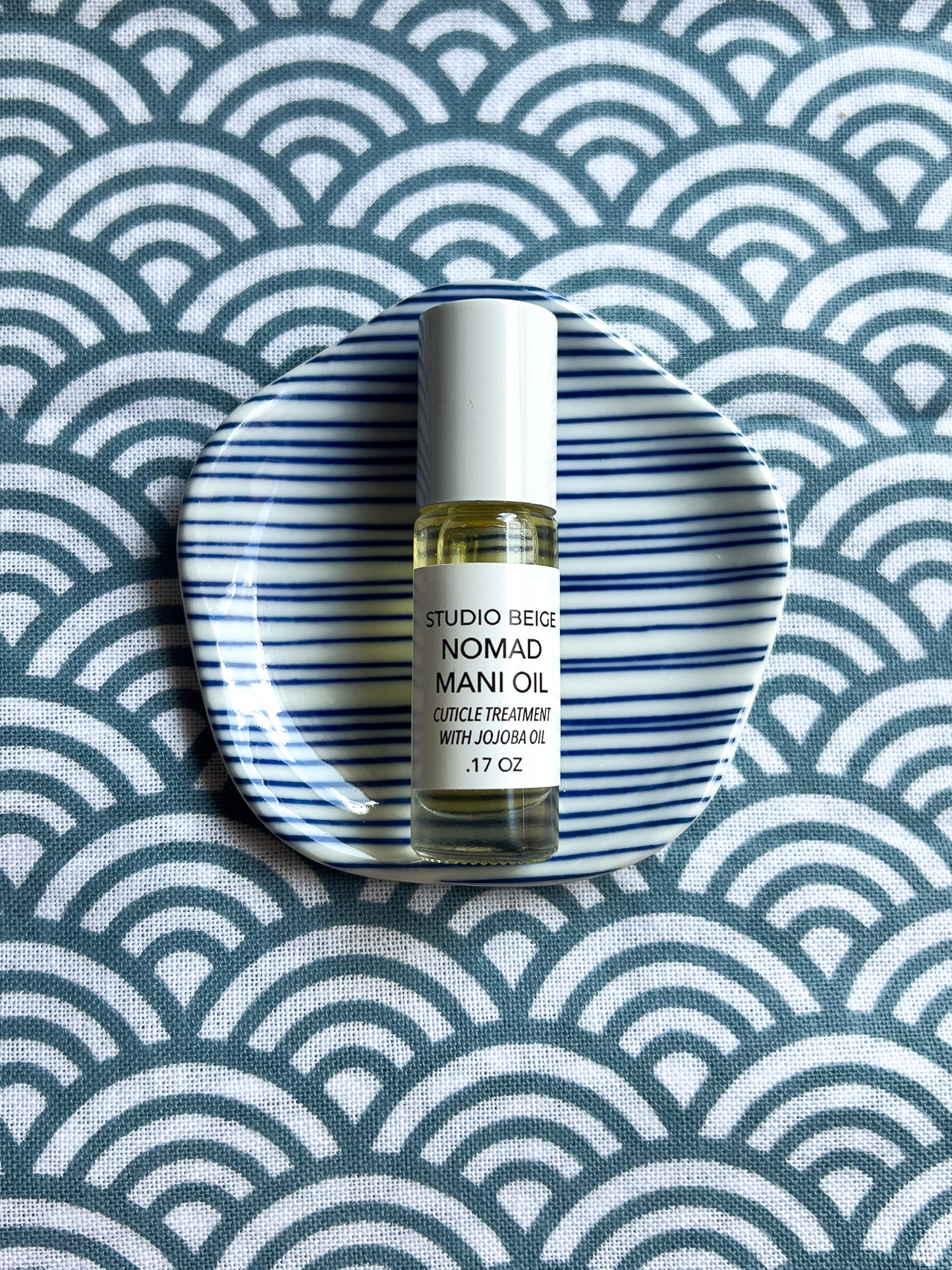 NOMAD MANI OIL cuticle oil with botanical infusion & mango butter